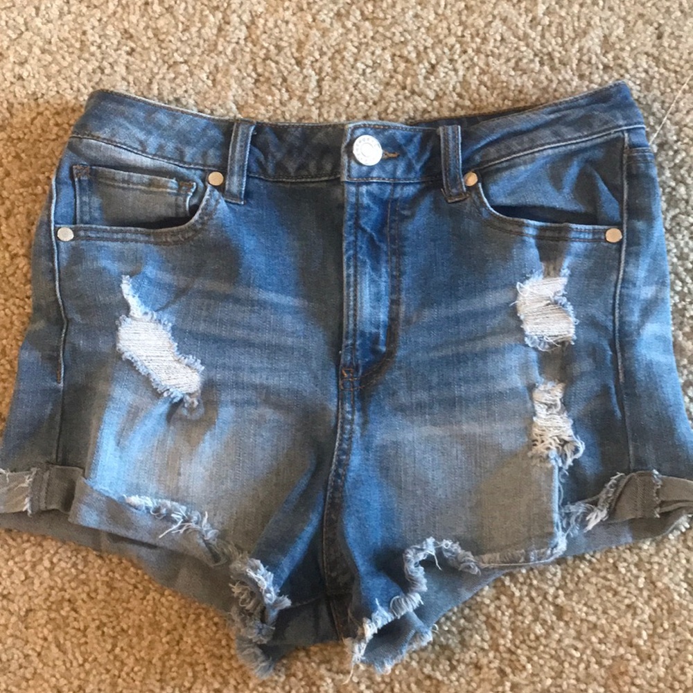 Mid-rise denim jean shorts